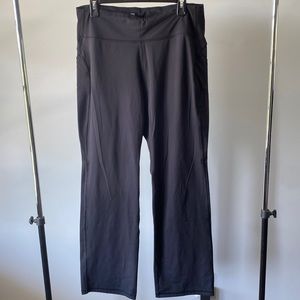 Straight leg yoga pants